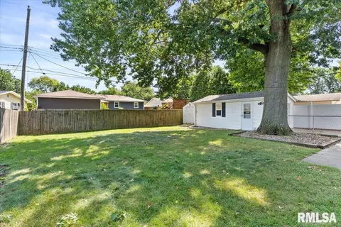 Exterior - 8 Foresters Ln, Springfield, IL 62704 photo 2 of 5