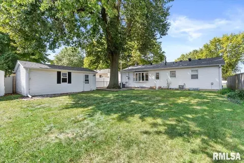 Exterior - 8 Foresters Ln, Springfield, IL 62704 photo 4 of 5