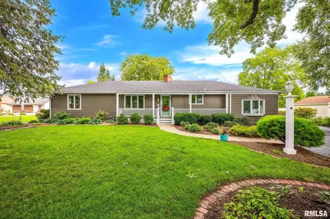 2121 N Broad St, Galesburg, IL 61401