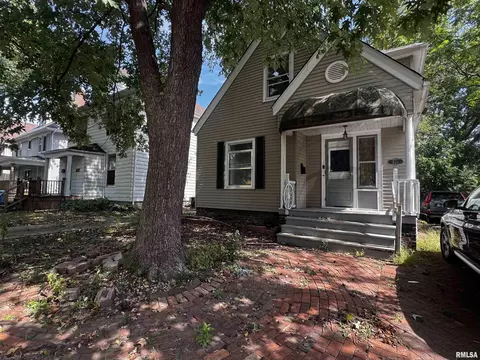 826 S Macarthur Blvd, Springfield, IL 62704