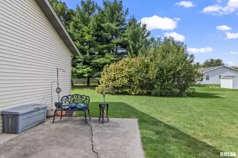 Exterior - 3111 El Dorado Dr, Springfield, IL 62701 photo 7 of 7