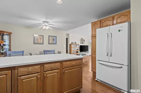 Kitchen - 3111 El Dorado Dr, Springfield, IL 62701 photo 4 of 4