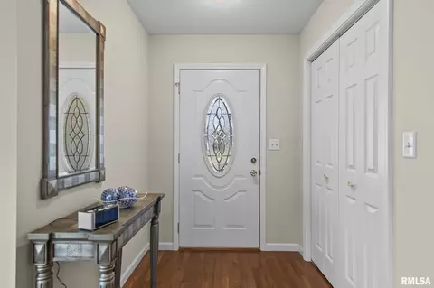 Entry Way - 3111 El Dorado Dr, Springfield, IL 62701 photo 1 of 1