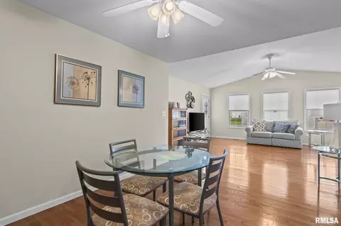 Dining - 3111 El Dorado Dr, Springfield, IL 62701 photo 1 of 3
