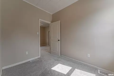 Bedroom - 627 S Kickapoo St, Lincoln, IL 62656 photo 4 of 4