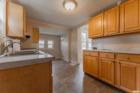 Kitchen - 627 S Kickapoo St, Lincoln, IL 62656 photo 1 of 2