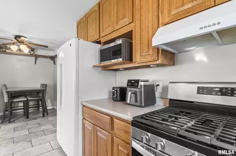 Kitchen - 3916 Marie Dr, Springfield, IL 62707 photo 1 of 3