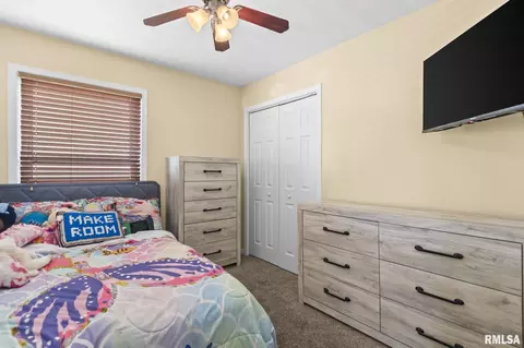 Bedroom - 3916 Marie Dr, Springfield, IL 62707 photo 4 of 7