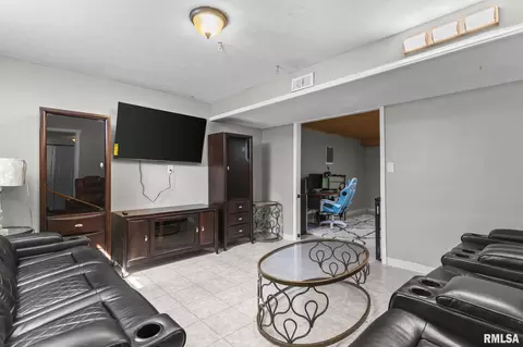 Living - 3916 Marie Dr, Springfield, IL 62707 photo 1 of 1