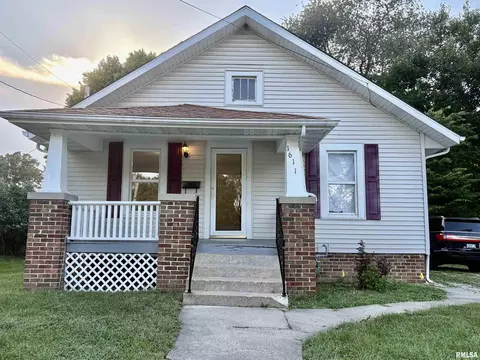 1611 S Main St, Jacksonville, IL 62650