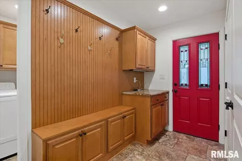 Entry Way - 424 E Kimble St, Springfield, IL 62703 photo 4 of 6