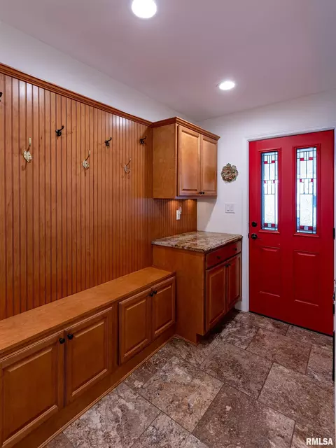 Entry Way - 424 E Kimble St, Springfield, IL 62703 photo 6 of 6