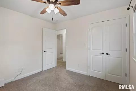 Bedroom - 424 E Kimble St, Springfield, IL 62703 photo 7 of 10