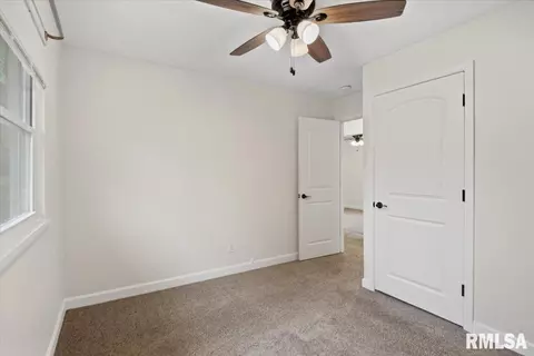 Bedroom - 424 E Kimble St, Springfield, IL 62703 photo 10 of 10