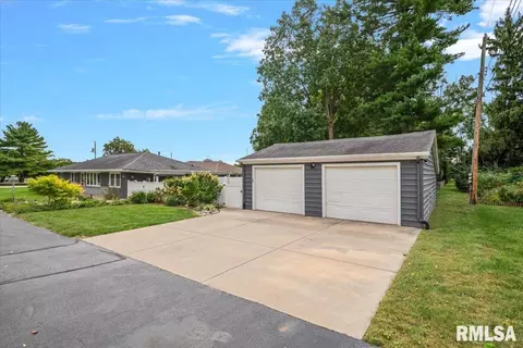 Exterior - 424 E Kimble St, Springfield, IL 62703 photo 4 of 14