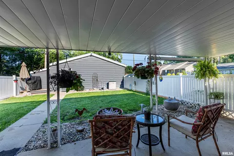 Exterior - 424 E Kimble St, Springfield, IL 62703 photo 13 of 14
