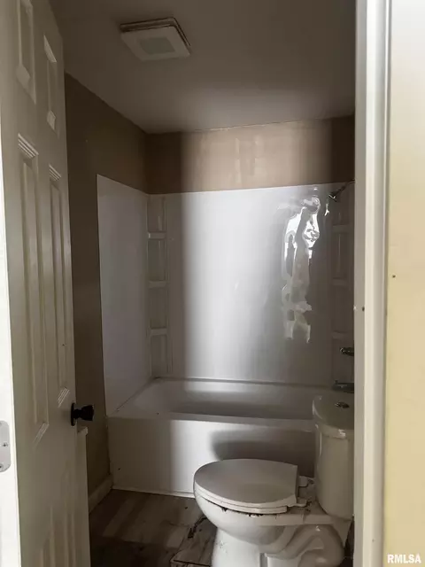 1312 Enterprise St, Springfield, IL 62702 photo 4