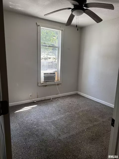 1312 Enterprise St, Springfield, IL 62702 photo 5