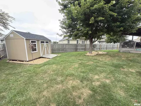 Exterior - 415 Piazza Ln, Chatham, IL 62629 photo 14 of 14