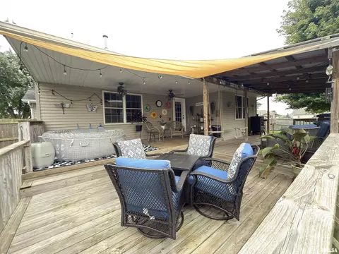 Exterior - 415 Piazza Ln, Chatham, IL 62629 photo 7 of 14