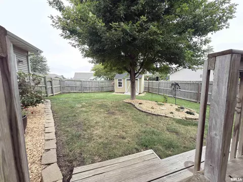Exterior - 415 Piazza Ln, Chatham, IL 62629 photo 10 of 14