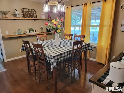 Dining - 415 Piazza Ln, Chatham, IL 62629 photo 2 of 2