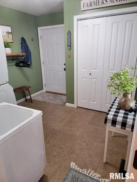 Other - 415 Piazza Ln, Chatham, IL 62629 photo 5 of 12