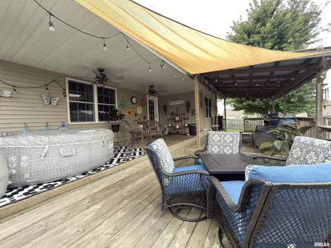 Exterior - 415 Piazza Ln, Chatham, IL 62629 photo 8 of 14