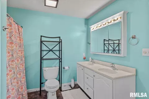 Bath - 1005 Post Rd, Springfield, IL 62712 photo 5 of 6