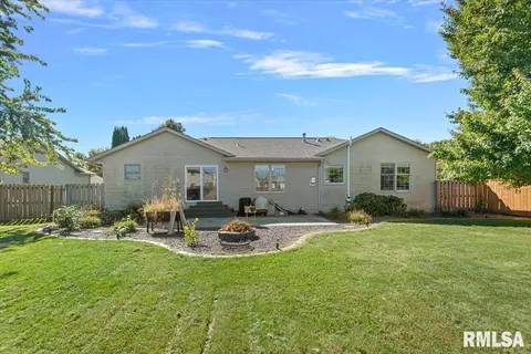 Exterior - 1005 Post Rd, Springfield, IL 62712 photo 4 of 8