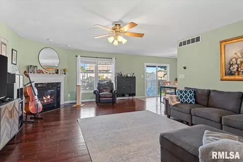 Living - 1005 Post Rd, Springfield, IL 62712 photo 1 of 1
