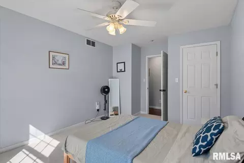 Bedroom - 1005 Post Rd, Springfield, IL 62712 photo 4 of 4