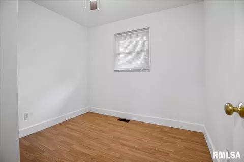 Bedroom - 1657 Schrader Ave, Springfield, IL 62702 photo 4 of 5