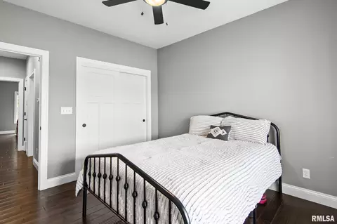 Bedroom - 2820 Whiteside Pl, Springfield, IL 62711 photo 5 of 10
