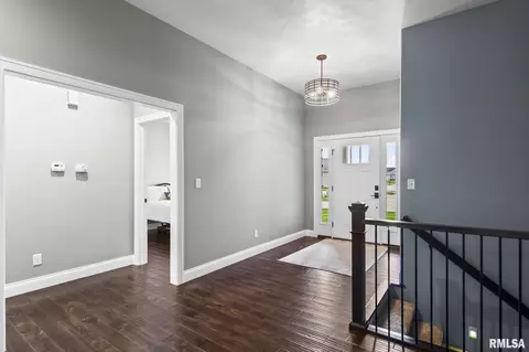 Entry Way - 2820 Whiteside Pl, Springfield, IL 62711 photo 2 of 5