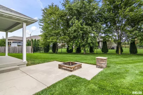 Exterior - 2820 Whiteside Pl, Springfield, IL 62711 photo 5 of 9