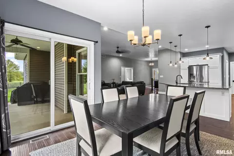 Dining - 2820 Whiteside Pl, Springfield, IL 62711 photo 1 of 3