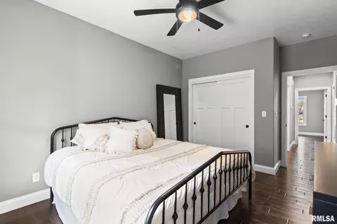 Bedroom - 2820 Whiteside Pl, Springfield, IL 62711 photo 4 of 10