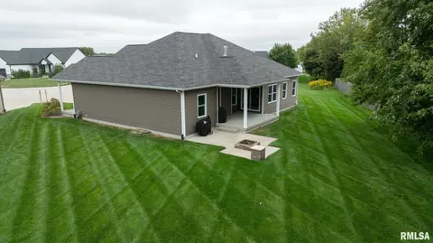 Exterior - 2820 Whiteside Pl, Springfield, IL 62711 photo 7 of 9