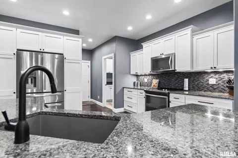 Kitchen - 2820 Whiteside Pl, Springfield, IL 62711 photo 1 of 5