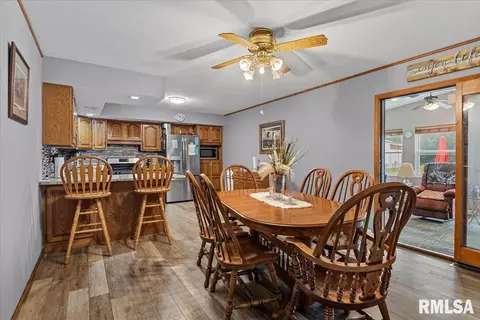 Dining - 3326 Brickler Rd, Springfield, IL 62707 photo 2 of 3