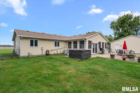 Exterior - 3326 Brickler Rd, Springfield, IL 62707 photo 3 of 12