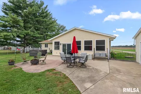 Exterior - 3326 Brickler Rd, Springfield, IL 62707 photo 5 of 12