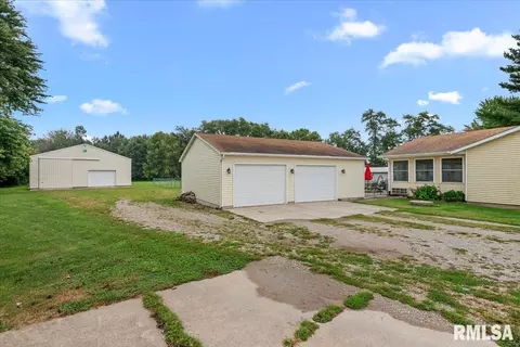 Exterior - 3326 Brickler Rd, Springfield, IL 62707 photo 6 of 12
