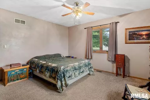 Bedroom - 3326 Brickler Rd, Springfield, IL 62707 photo 2 of 7