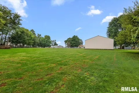 Exterior - 3326 Brickler Rd, Springfield, IL 62707 photo 9 of 12