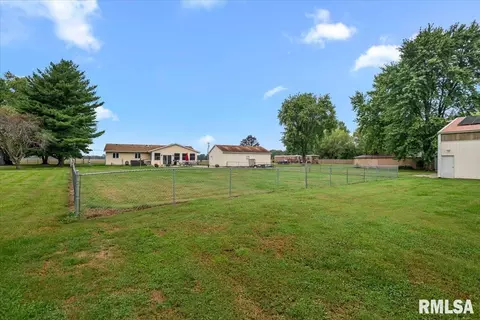 Exterior - 3326 Brickler Rd, Springfield, IL 62707 photo 11 of 12