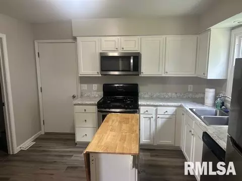 Kitchen - 5209 Buford St, Springfield, IL 62703 photo 1 of 1