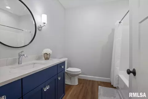 Bath - 432 Fitzgerald Dr, Springfield, IL 62711 photo 4 of 5