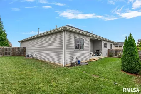 Exterior - 432 Fitzgerald Dr, Springfield, IL 62711 photo 5 of 5